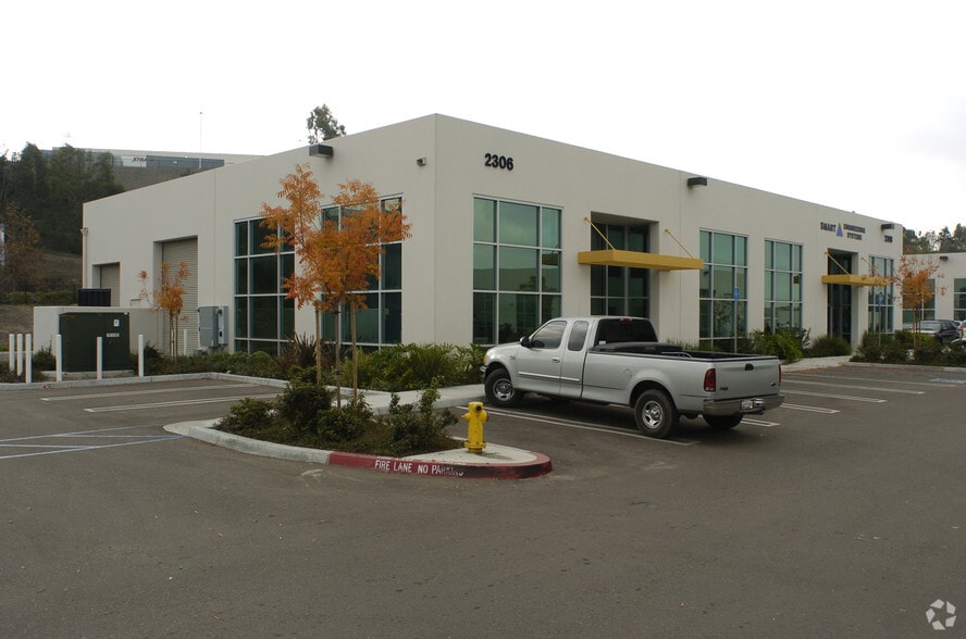 2306 La Mirada Dr, Vista, CA à louer - Hall d’entrée – Image 2 sur 18