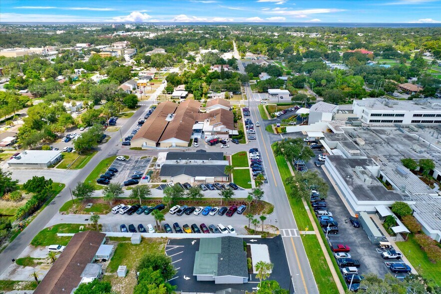 6102 Indiana Ave, New Port Richey, FL à vendre - Photo de l’immeuble – Image 2 sur 20