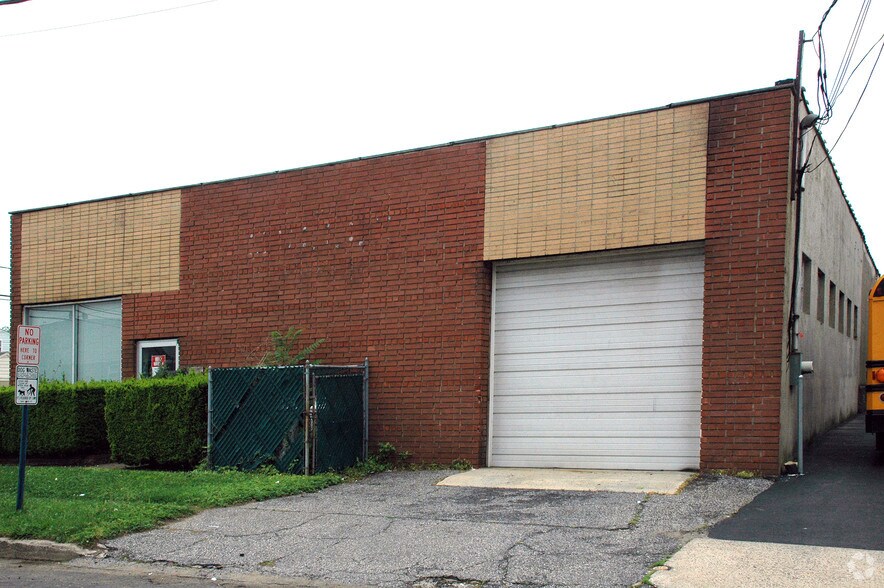 209 Holt St, Hackensack, NJ à louer - Photo de l’immeuble – Image 3 sur 3