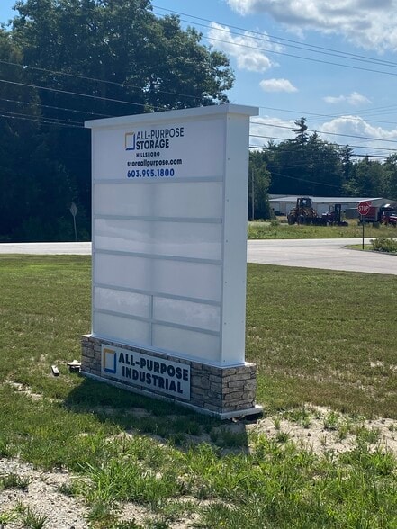 457 W Main St, Hillsborough, NH à vendre - Photo de l’immeuble – Image 2 sur 19