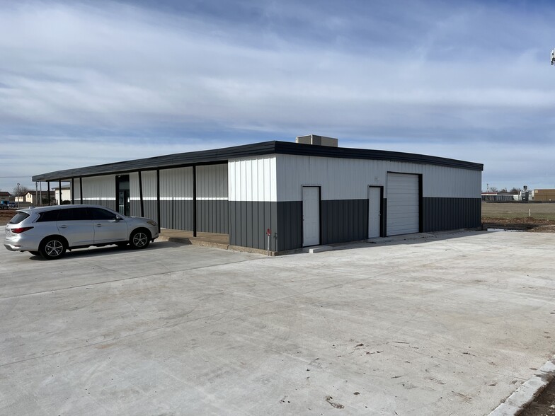 805 NW 24th St, Moore, OK à louer - Photo de l’immeuble – Image 1 sur 22