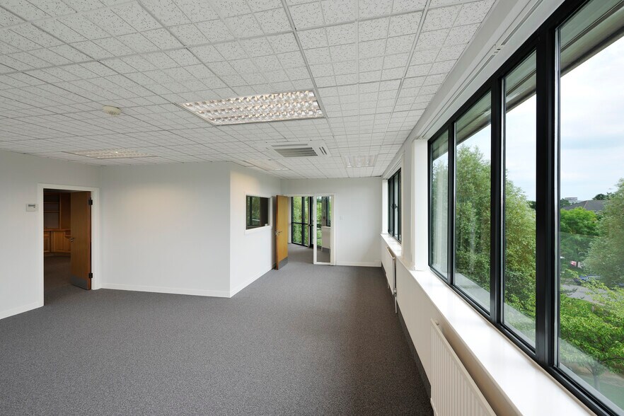 Westmere Dr, Crewe à louer - Photo de l’immeuble – Image 3 sur 9