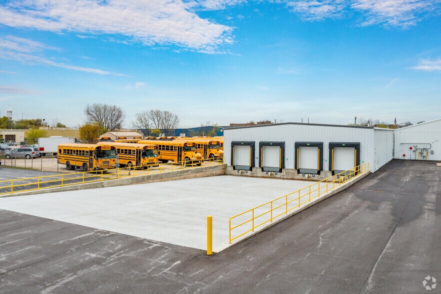 1213 Pennsylvania Ave, Sheboygan, WI à vendre - Photo de l’immeuble – Image 2 sur 7