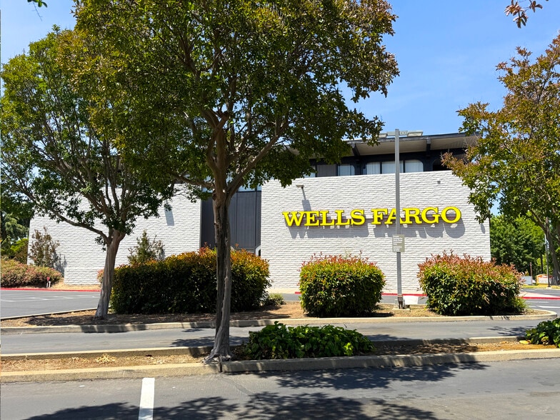5660 Freeport Blvd, Sacramento, CA à vendre - Photo de l’immeuble – Image 3 sur 15
