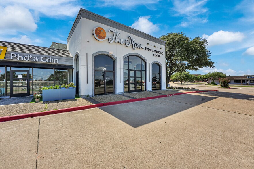 1801 N Plano Rd, Richardson, TX à vendre - Photo de l’immeuble – Image 2 sur 15
