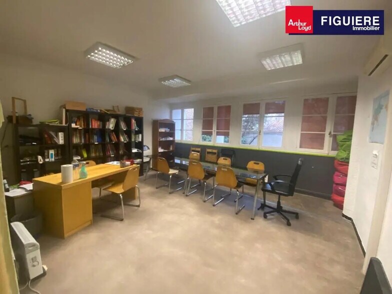 Bureau dans Salon-de-Provence à louer - Photo de l’immeuble – Image 1 sur 14