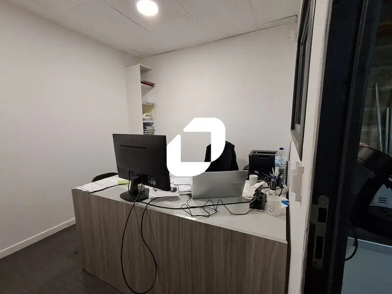 Local d’activités dans Cenon à louer - Photo intérieure – Image 3 sur 9