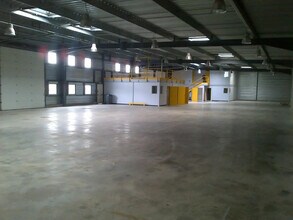 Local d’activités dans Vert-Saint-Denis à louer Photo de l’immeuble– Image 2 sur 3