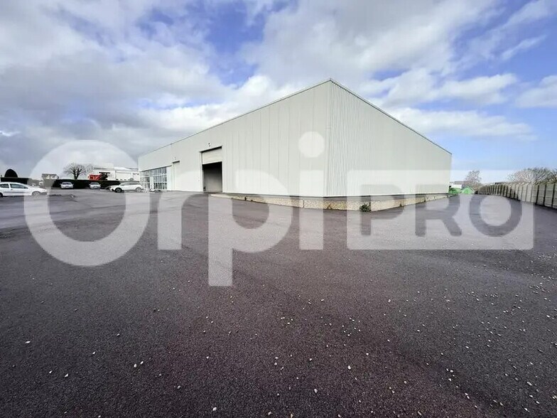 Local d'activités dans Saint-Romain-de-Colbosc à vendre - Photo de l’immeuble – Image 2 sur 16