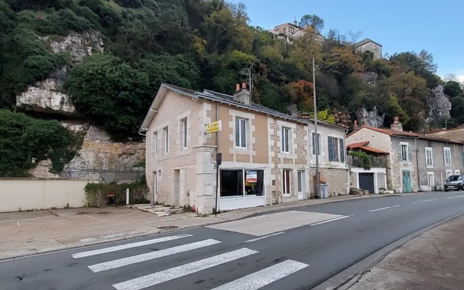 Local commercial dans Poitiers à louer - Photo de l’immeuble – Image 2 sur 6