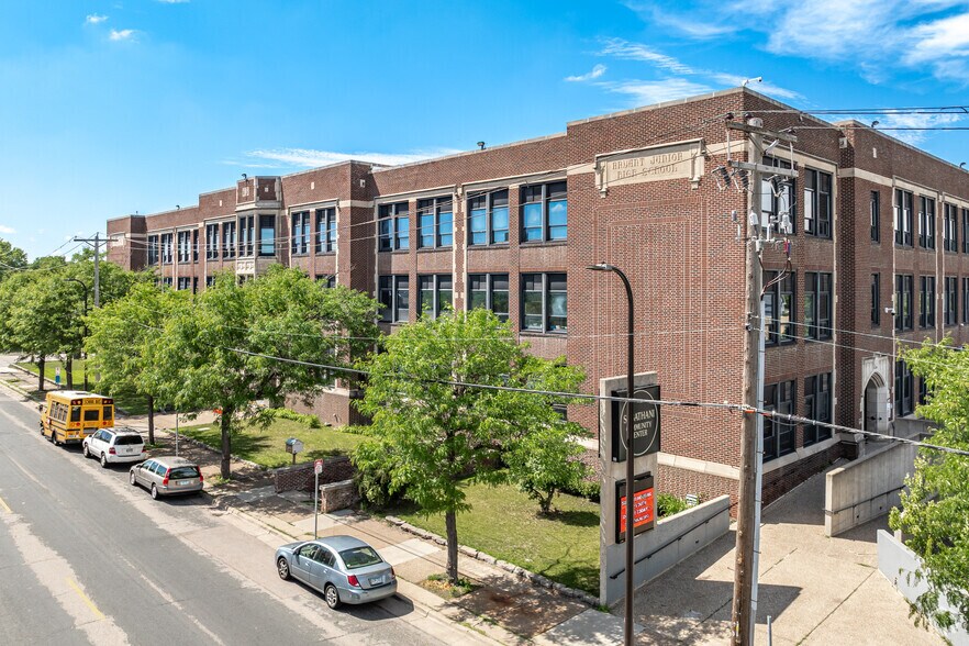 310 E 38th St, Minneapolis, MN à louer - Photo de l’immeuble – Image 3 sur 9