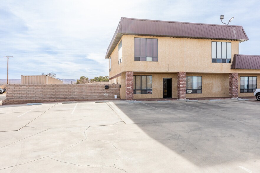 1249 E Ridgecrest Blvd, Ridgecrest, CA à vendre - Photo de l’immeuble – Image 2 sur 64