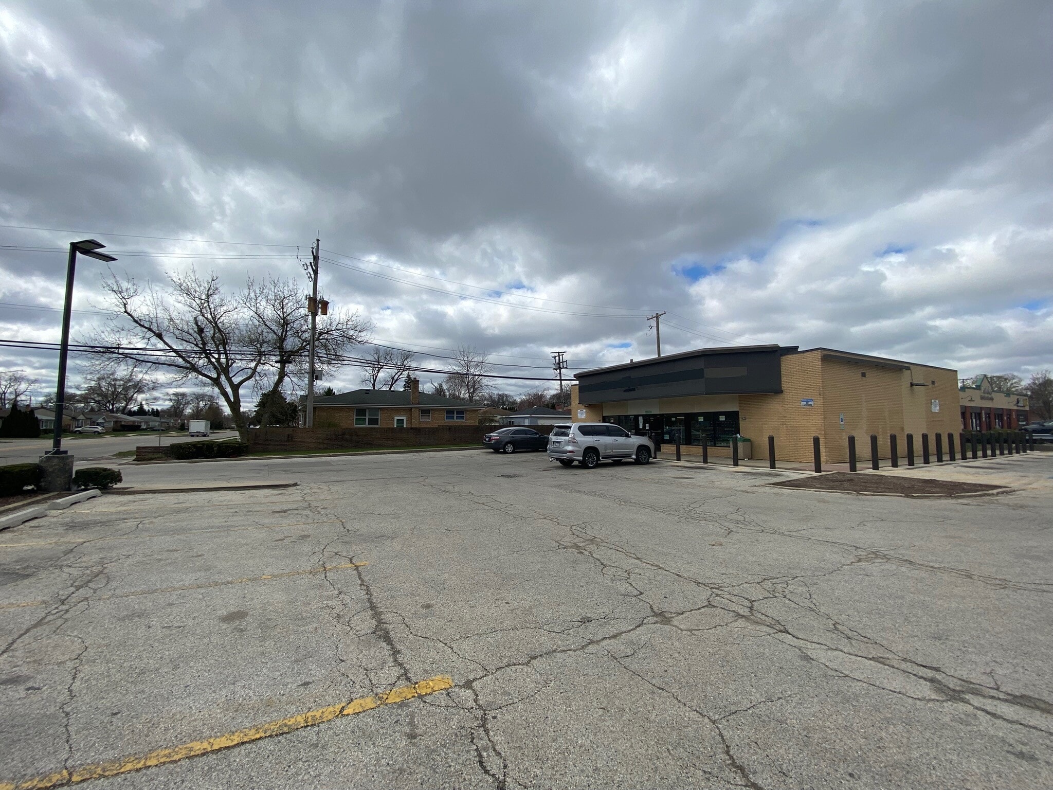 7950 Crawford Ave, Skokie, IL à louer Photo de l’immeuble– Image 1 sur 6