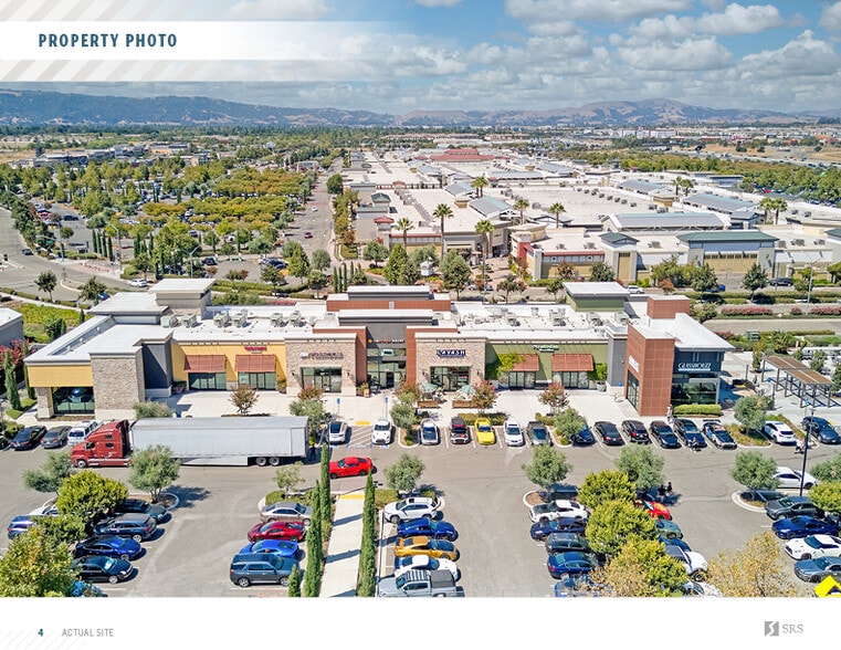 Republic Square at Livermore portefeuille de 8 biens à vendre sur LoopNet.fr - Photo de l’immeuble – Image 3 sur 13