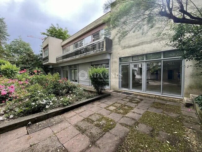 Plus de détails pour Bureau à louer