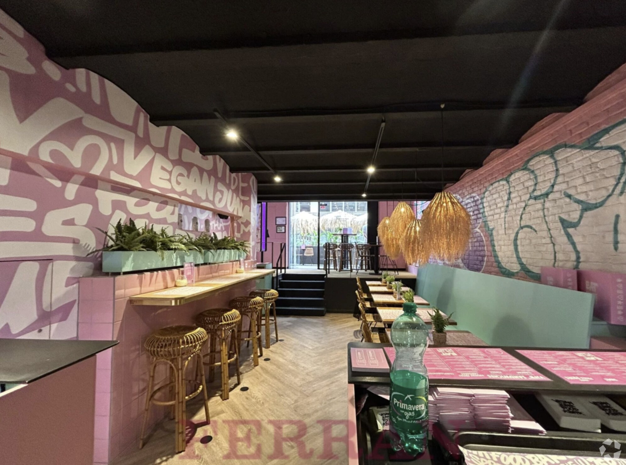 Local commercial dans Barcelone, Barcelona à louer Photo principale– Image 1 sur 2