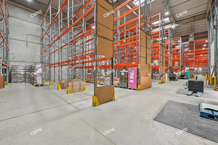 Industriel/Logistique dans Stains à louer - Photo de l’immeuble – Image 2 sur 11