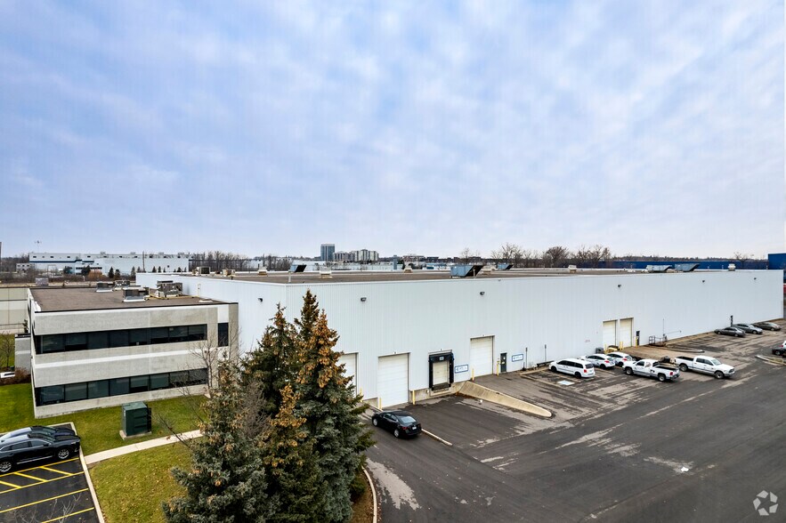 1219 Corporate Dr, Burlington, ON à louer - Photo de l’immeuble – Image 3 sur 6