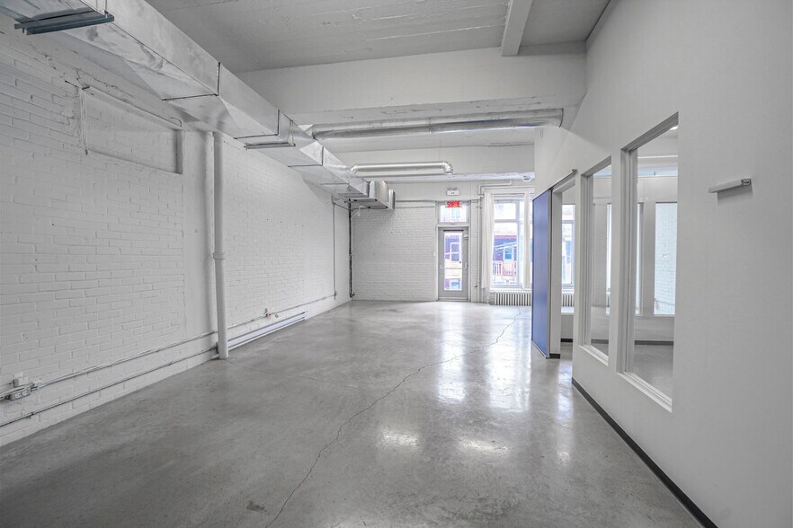 6525 Boul Saint-Laurent, Montréal, QC à louer - Photo de l’immeuble – Image 2 sur 11