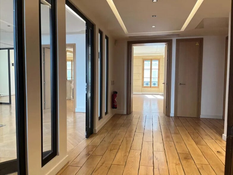10 Rue Du Mont Thabor, Paris à louer - Photo de l’immeuble – Image 2 sur 7