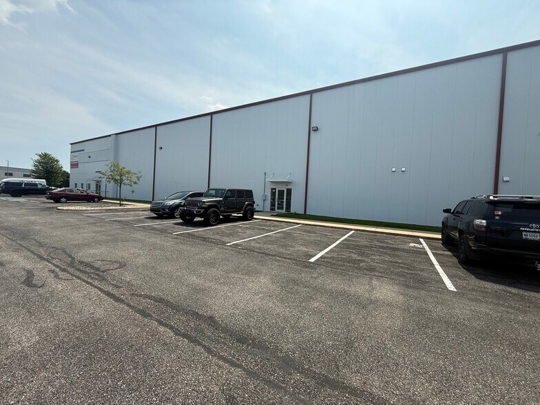5435 Dylan Dr, South Bend, IN à louer - Photo principale – Image 1 sur 10