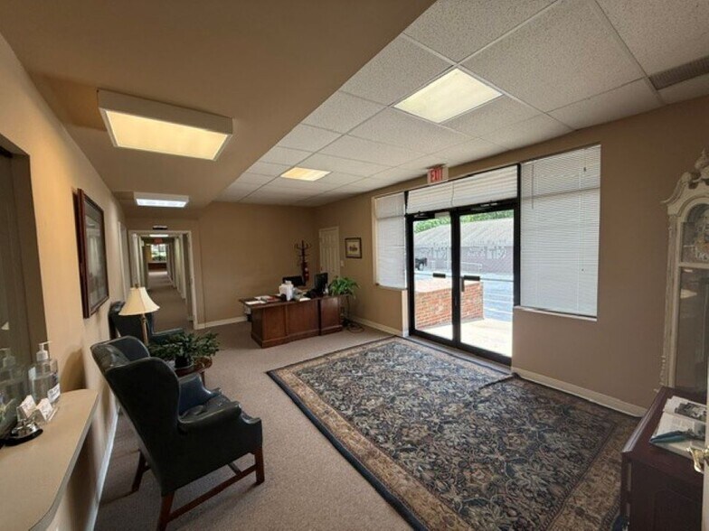 425 Bradford St, Gainesville, GA à louer - Hall d’entrée – Image 2 sur 6