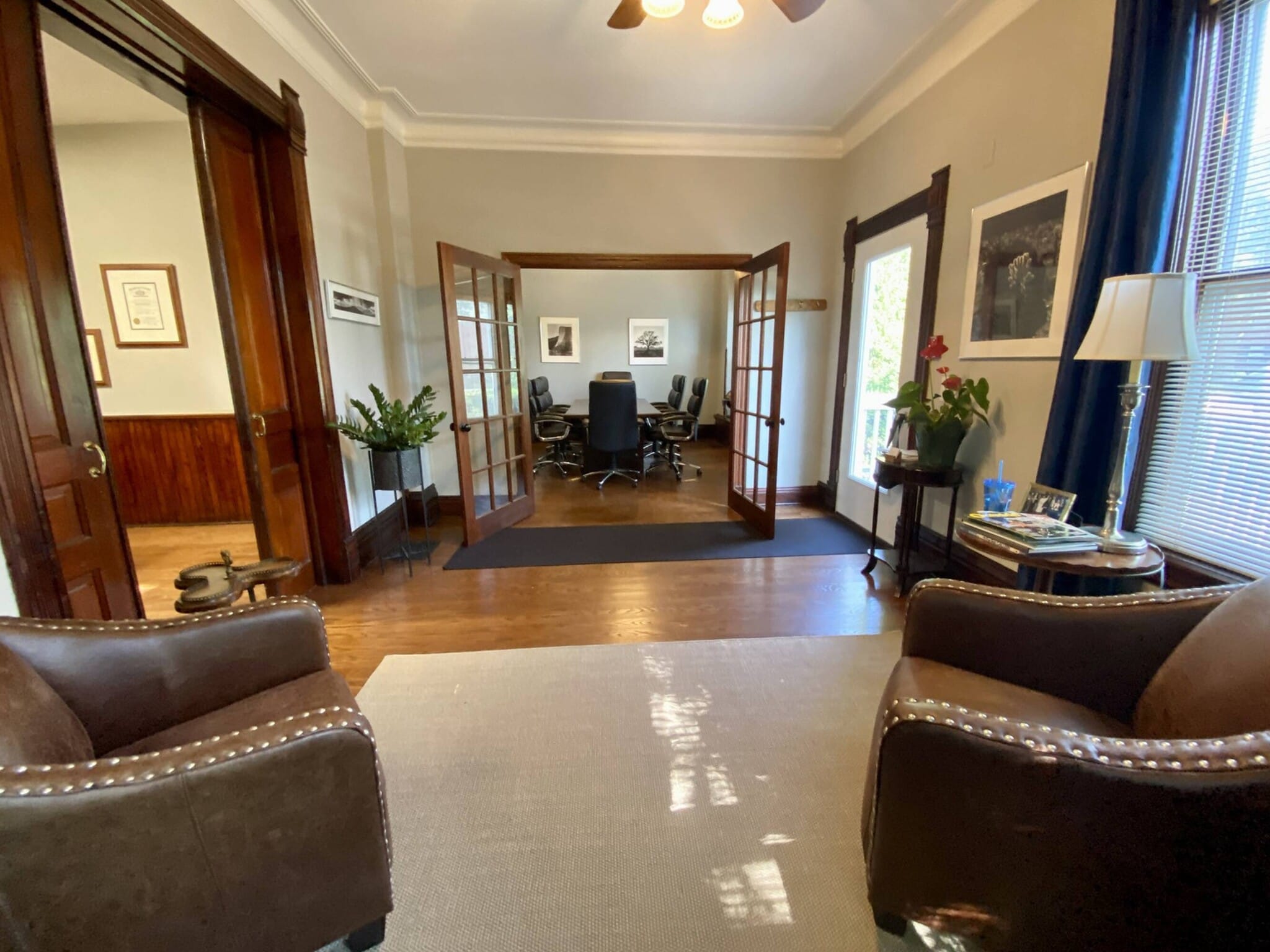137 W Park Ave, Libertyville, IL à louer Photo intérieure– Image 1 sur 7