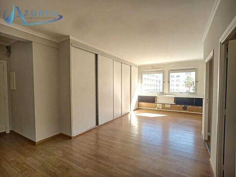 Bureau dans Nice à louer - Photo de l’immeuble – Image 2 sur 8