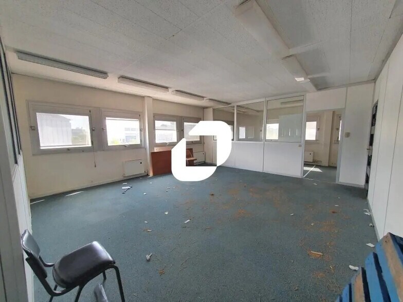 Local d’activités dans Chennevières-sur-Marne à louer - Photo intérieure – Image 3 sur 4