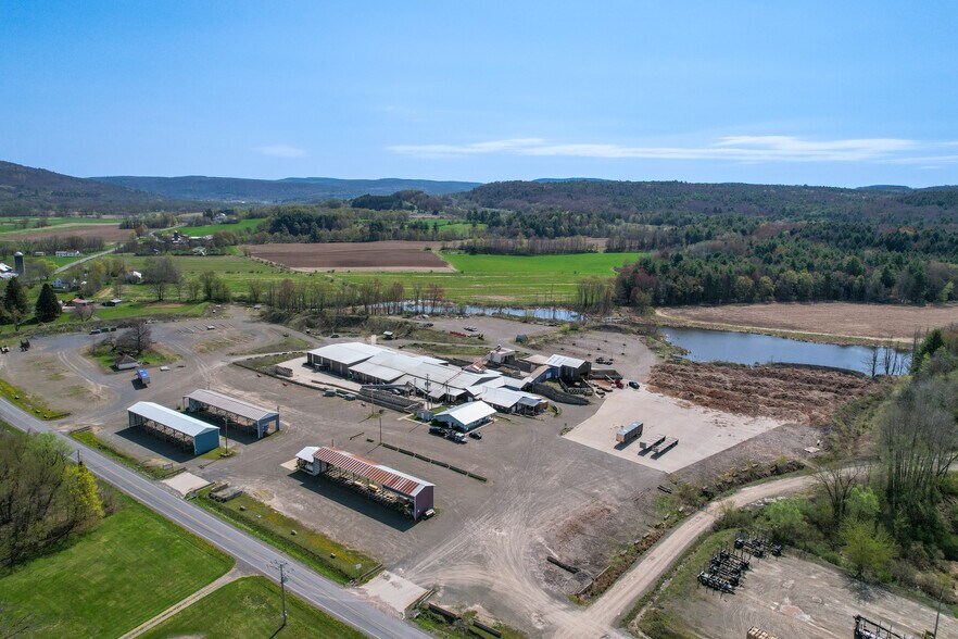 224 County Road 26, Nineveh, NY à vendre - Photo principale – Image 1 sur 36