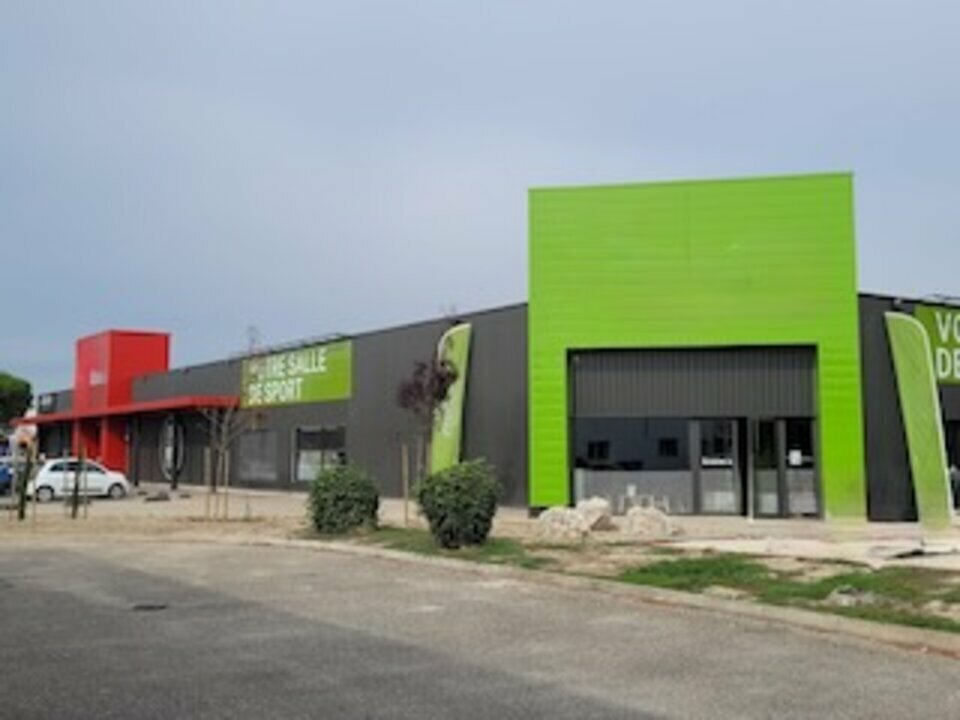 Local commercial dans Avignon à louer Photo de l’immeuble– Image 1 sur 6