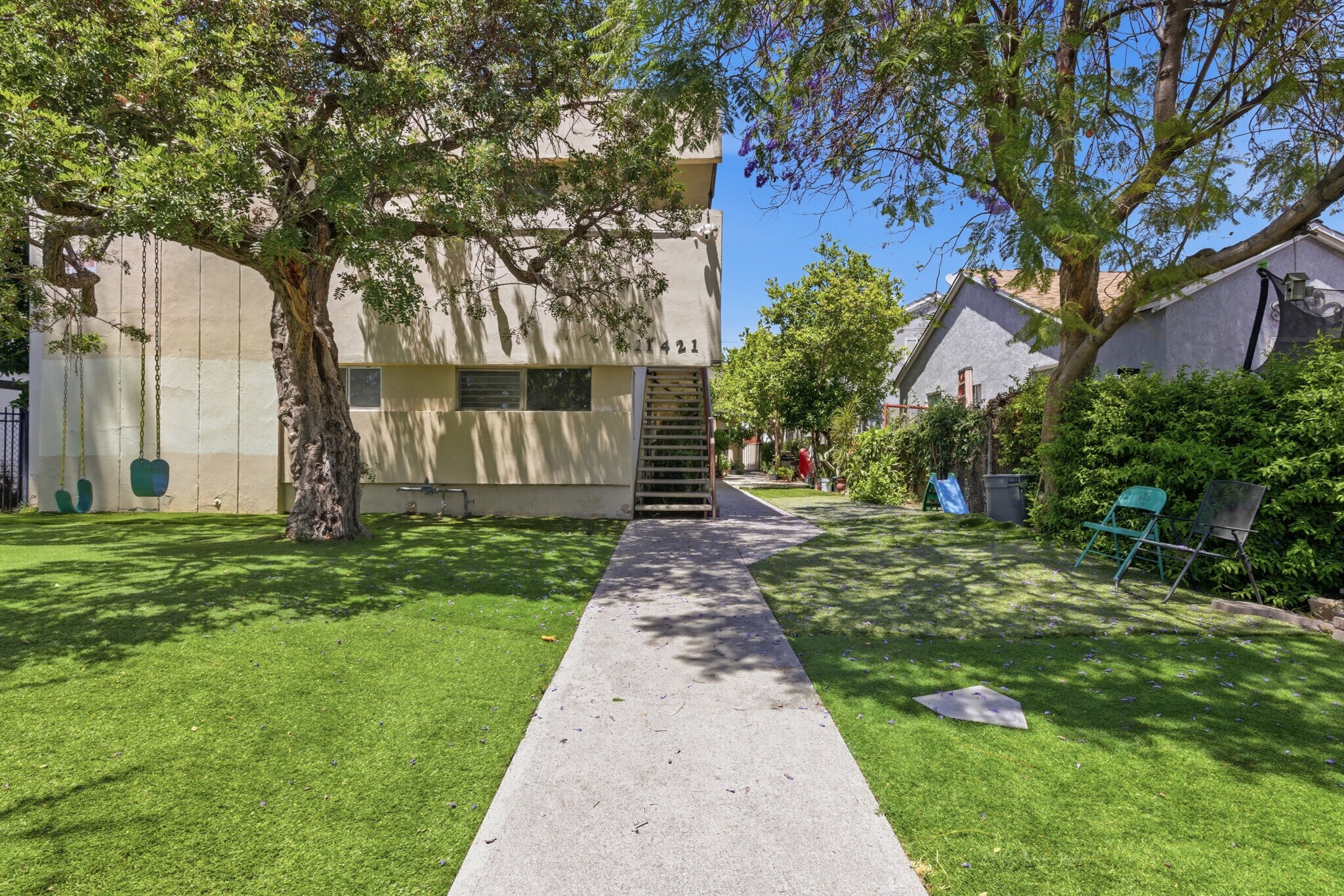 11421 Tiara St, North Hollywood, CA à vendre Photo de l’immeuble– Image 1 sur 11