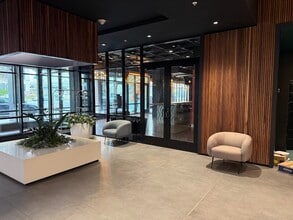 300 E Washington St, Syracuse, NY à louer Hall d’entrée– Image 2 sur 11