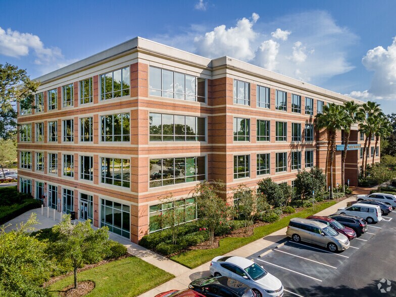 4042 Park Oaks Blvd, Tampa, FL à louer - Photo de l’immeuble – Image 2 sur 10