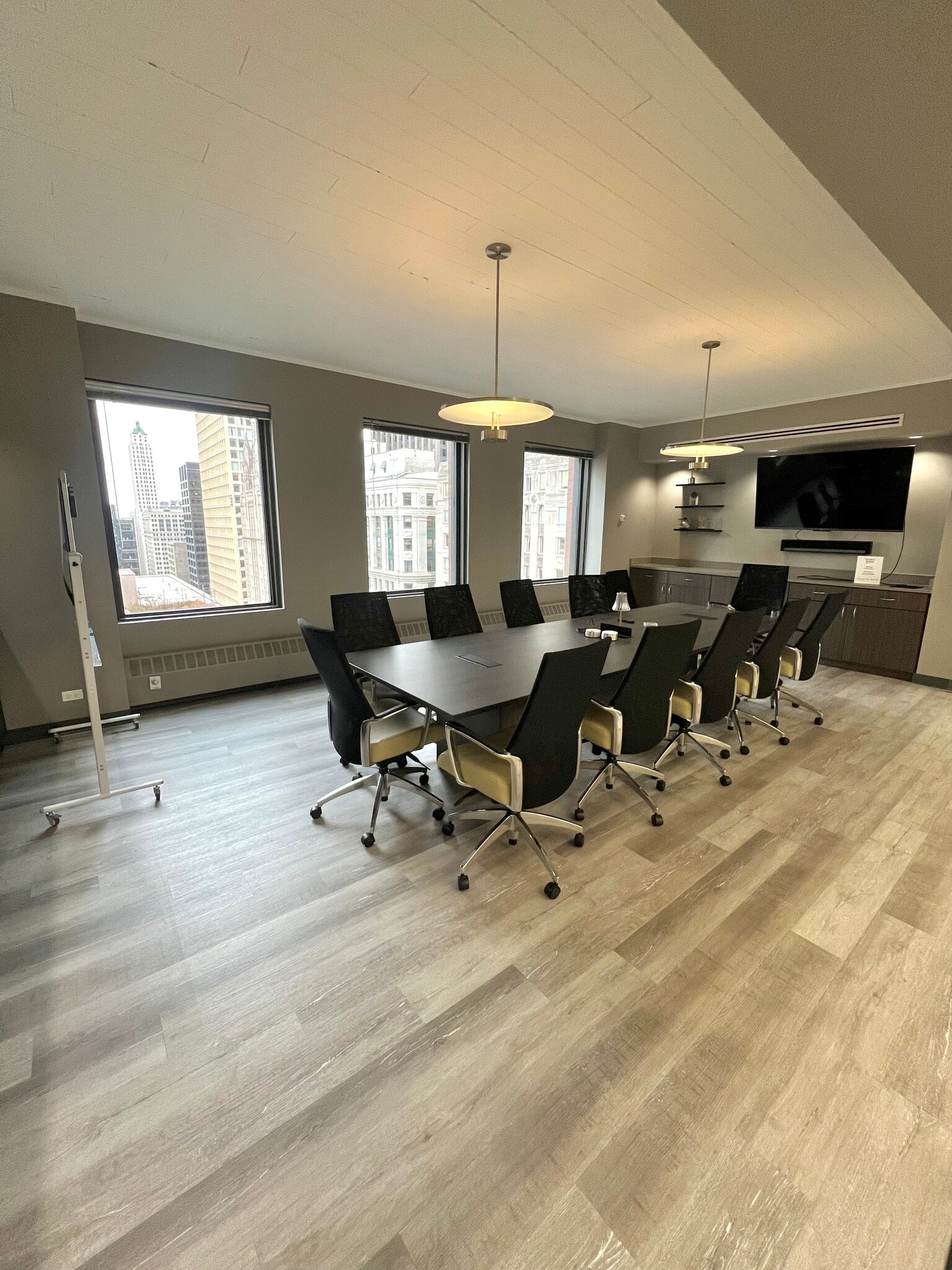 100 N LaSalle St, Chicago, IL à louer Photo intérieure– Image 1 sur 6