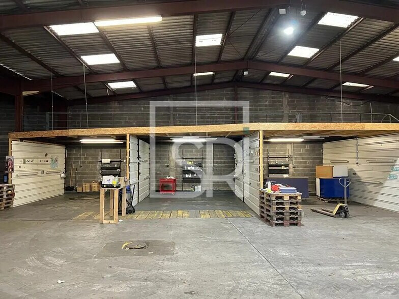 Industriel/Logistique dans Aubière à louer - Photo de l’immeuble – Image 1 sur 6