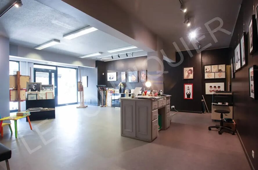 Local commercial dans Portes-lès-Valence à louer - Photo de l’immeuble – Image 3 sur 4