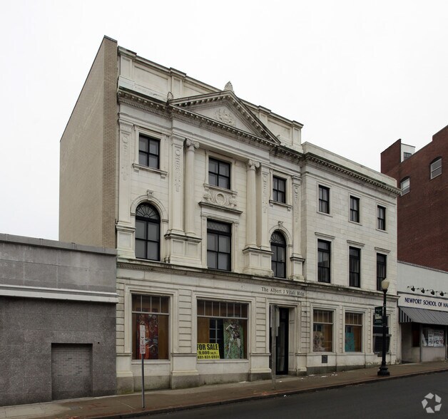 216 Main St, Pawtucket, RI à vendre - Photo de l’immeuble – Image 2 sur 19