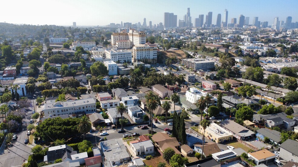 701 N Rampart Blvd, Los Angeles, CA à vendre - Photo de l’immeuble – Image 1 sur 13
