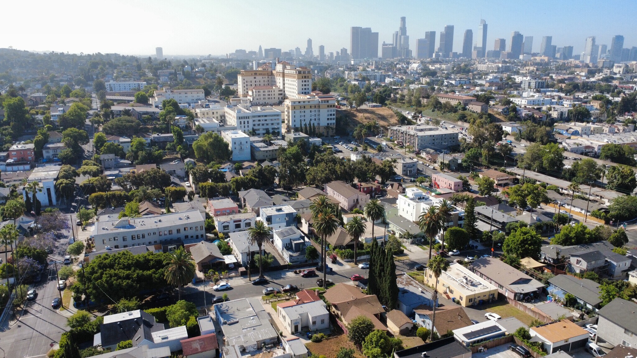 701 N Rampart Blvd, Los Angeles, CA à vendre Photo de l’immeuble– Image 1 sur 14