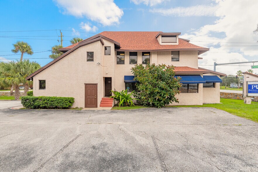 213 Silver Beach Ave, Daytona Beach, FL à vendre - Photo de l’immeuble – Image 3 sur 15