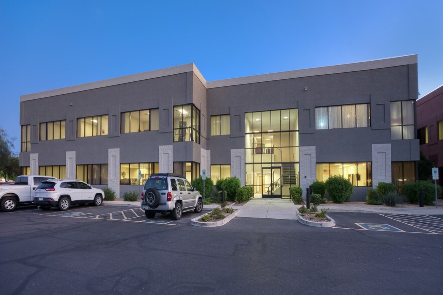 4115 E Valley Auto Dr, Mesa, AZ à louer - Photo de l’immeuble – Image 1 sur 7