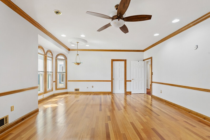 30 Freneau Ave, Matawan, NJ à louer - Photo intérieure – Image 2 sur 17