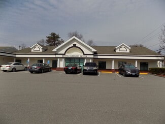 Plus de détails pour 25 Collins Rd, Bristol, CT - Bureau à vendre