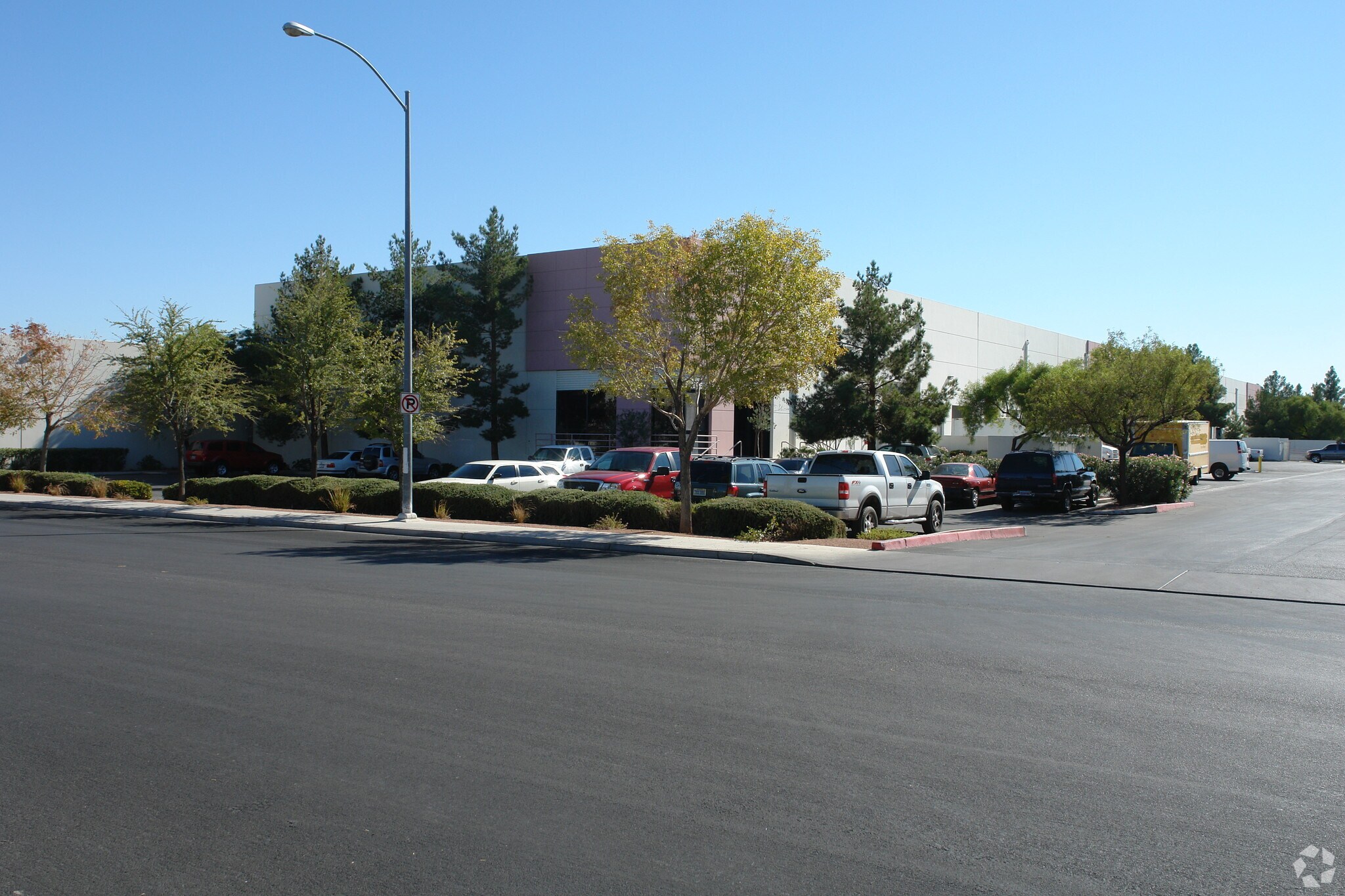 3211 Sunrise Ave, Las Vegas, NV à louer Photo principale– Image 1 sur 5