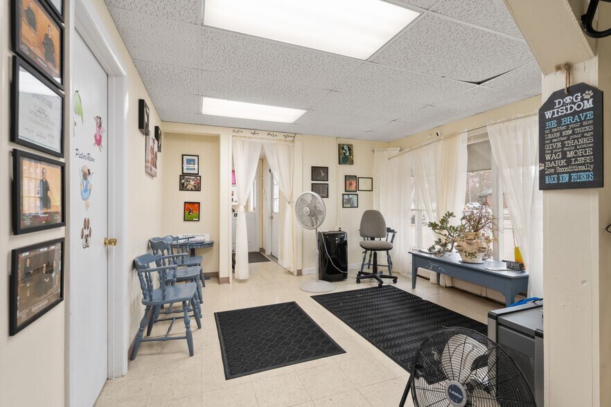 160 Shrewsbury St, Holden, MA à vendre - Photo de l’immeuble – Image 3 sur 37