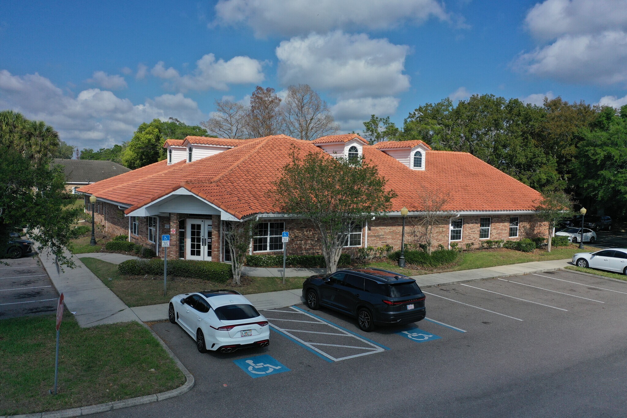 825 E Oak St, Kissimmee, FL à vendre Photo principale– Image 1 sur 16