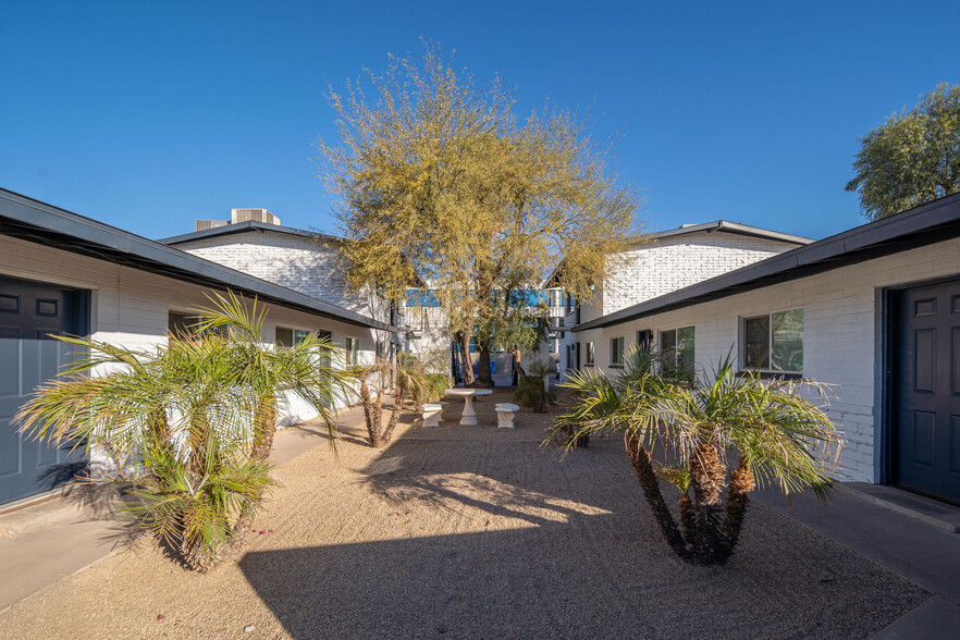 1934 E Fairmount Ave, Phoenix, AZ à vendre - Photo de l’immeuble – Image 1 sur 19