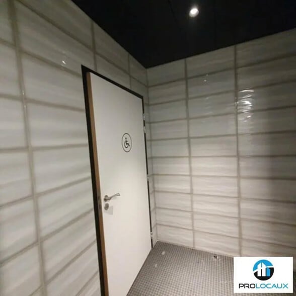 Bureau dans Grenoble à louer - Photo de l’immeuble – Image 3 sur 11