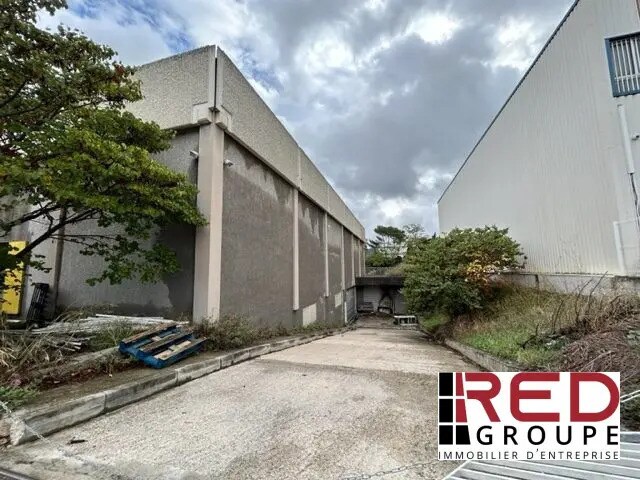 Industriel/Logistique dans Marseille à vendre - Photo de l’immeuble – Image 2 sur 3